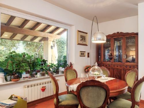 Casa Indipendente in Vendita a Carrara, zona Stadio, 650'000&euro;, 300 m², con Box