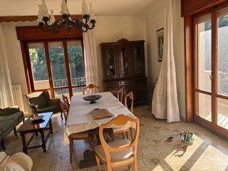 Appartamento in Vendita a Lizzanello, 160'000&euro;, 170 m²