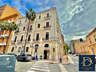 Appartamento in Affitto a Taranto, 700&euro;, 168 m²