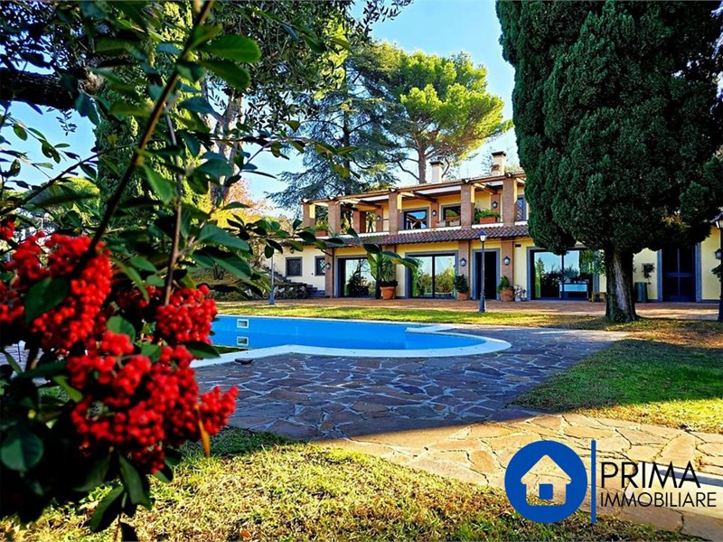 Villa in Vendita a Monte Porzio Catone, 1'800'000&euro;, 771 m²