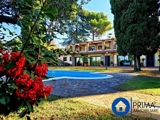 Villa in Vendita a Monte Porzio Catone, 1'800'000&euro;, 771 m²
