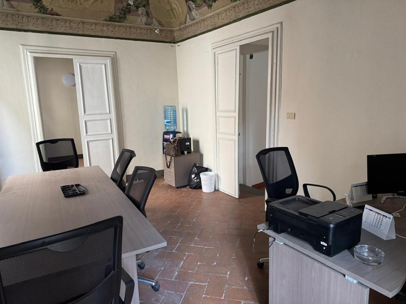 Ufficio in Affitto a Siena, 1'500&euro;, 100 m²