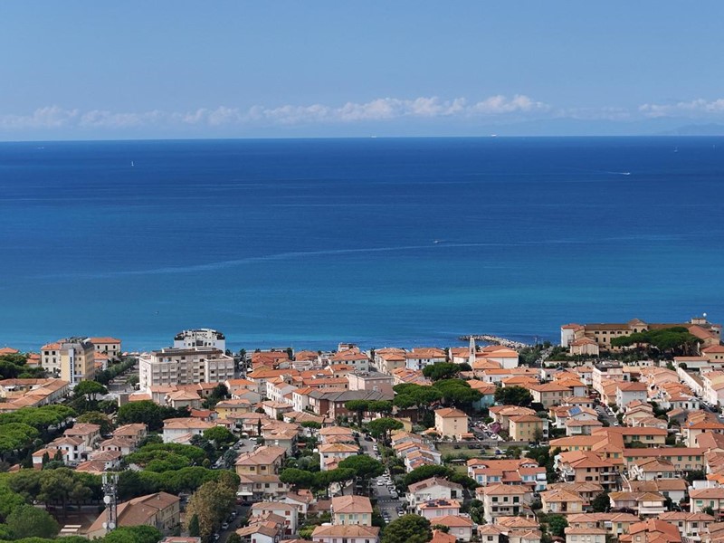 Casa Indipendente in Vendita a Cecina, 730'000&euro;, 190 m², con Box