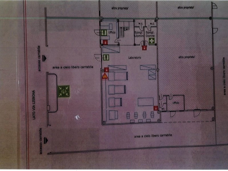 Capannone in Vendita a Ponsacco, 198'000&euro;, 280 m²
