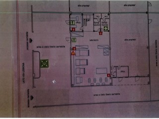 Capannone in Vendita a Ponsacco, 198'000&euro;, 280 m²