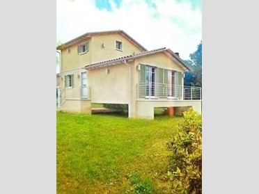 Casa Indipendente in Vendita a Carrara, zona Marina di Carrara, 250'000&euro;, 110 m², con Box