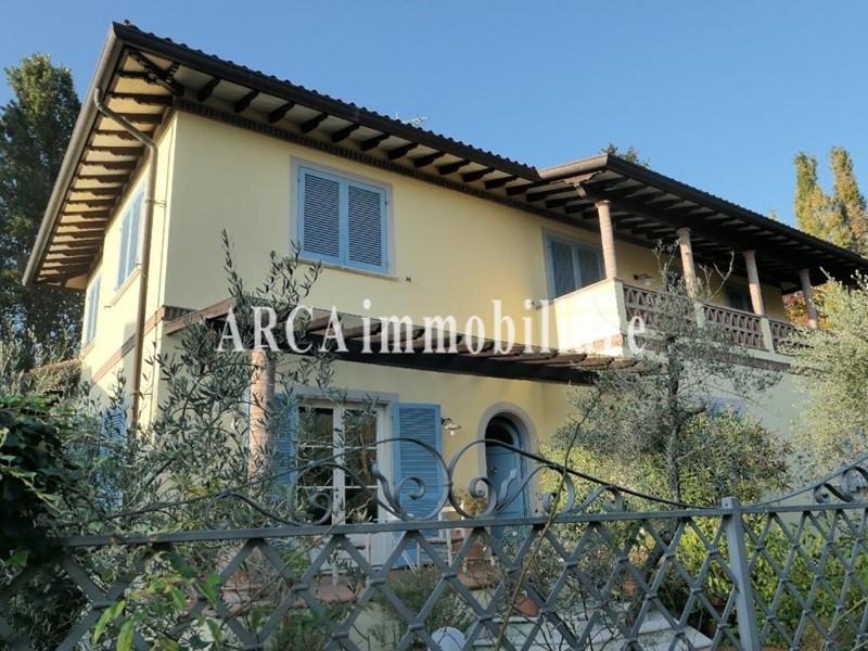Villa in Vendita a Pietrasanta, 1'350'000&euro;, 310 m²