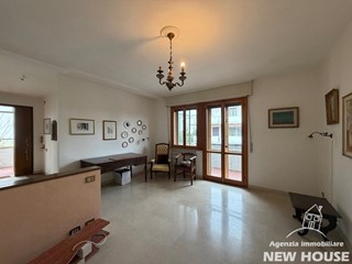 Appartamento in Vendita a Pisa, zona La Vettola, 320'000&euro;, 127 m², arredato, con Box