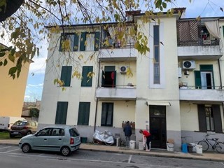 Quadrilocale in Vendita a Lucca, zona San Vito, 87'000&euro;, 70 m²