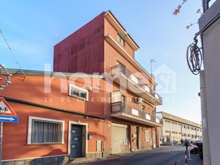 Appartamento in Vendita a Mascalucia, 85'000&euro;, 98 m²
