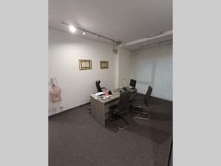 Ufficio in Vendita a Carrara, 60'000&euro;, 60 m²