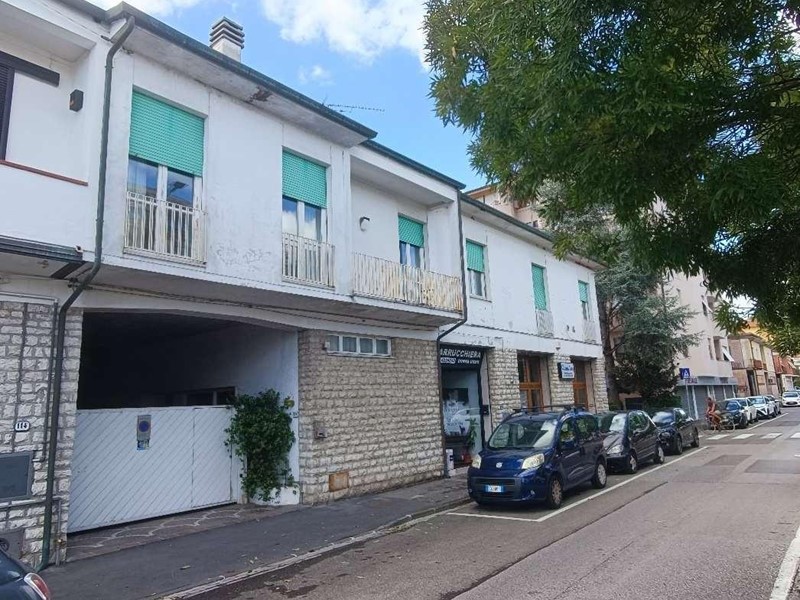 Appartamento in Vendita a Ponsacco, 156'000&euro;, 600 m², con Box