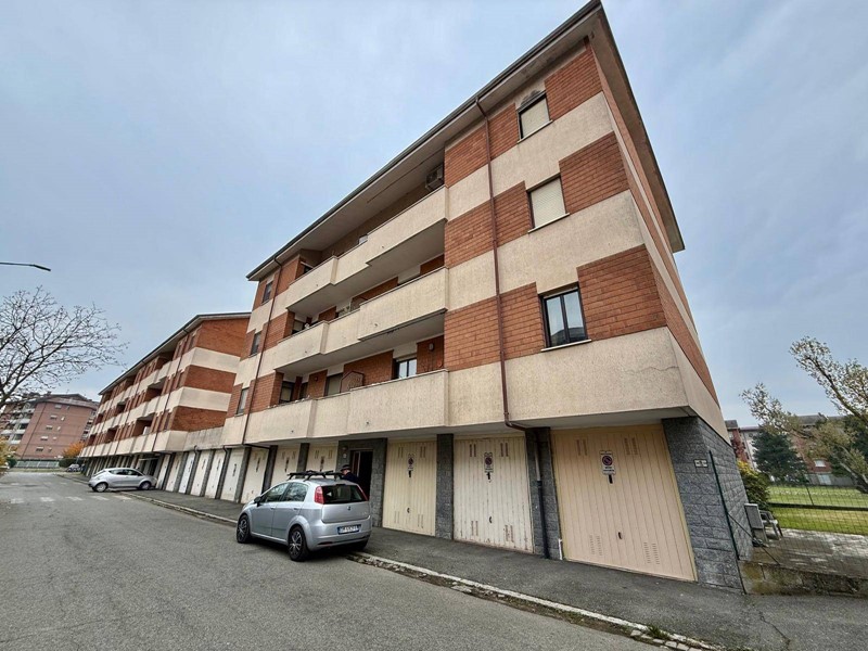 Appartamento in Vendita a Alessandria, 73'500&euro;, 102 m²