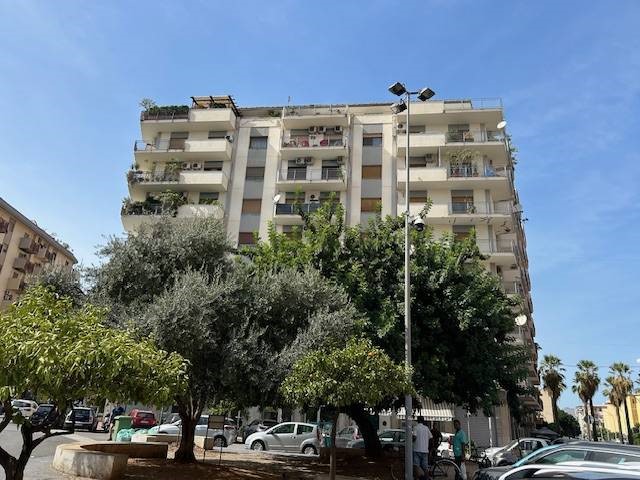 Quadrilocale in Affitto a Palermo, 880&euro;, 130 m²