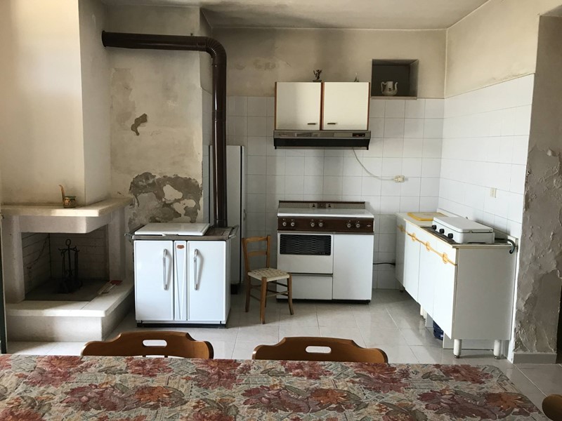 Casa Semi Indipendente in Vendita a Pollutri, 99'000&euro;, 300 m²