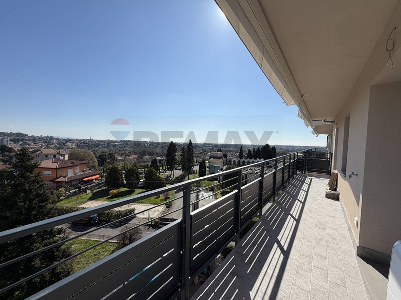 Quadrilocale in Vendita a Ponte San Pietro, 296'000&euro;, 124 m²