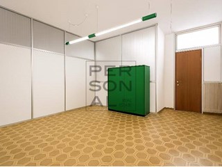 Ufficio in Affitto a Trento, 1'200&euro;, 125 m²
