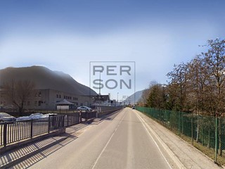 Capannone in Vendita a Borgo Valsugana, 2950 m²