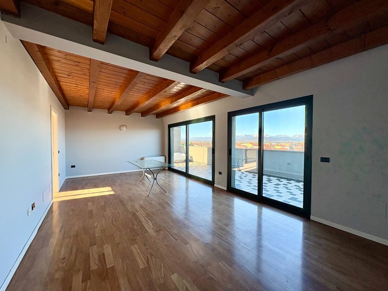 Villa in Affitto a Vicenza, 1'950&euro;, 158 m²