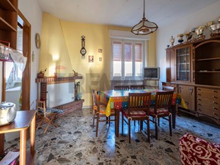 Trilocale in Vendita a Cupramontana, 85'000&euro;, 85 m²