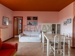 Appartamento in Vendita a Cupramontana, 90'000&euro;, 110 m²