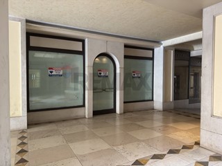 Negozio in Vendita a Belluno, 99'000&euro;, 64 m²
