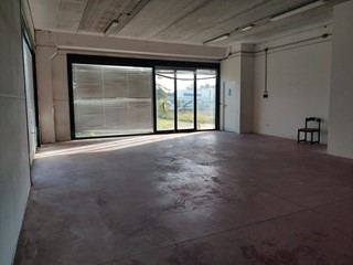 Magazzino in Affitto a Cascina, 650&euro;, 100 m²