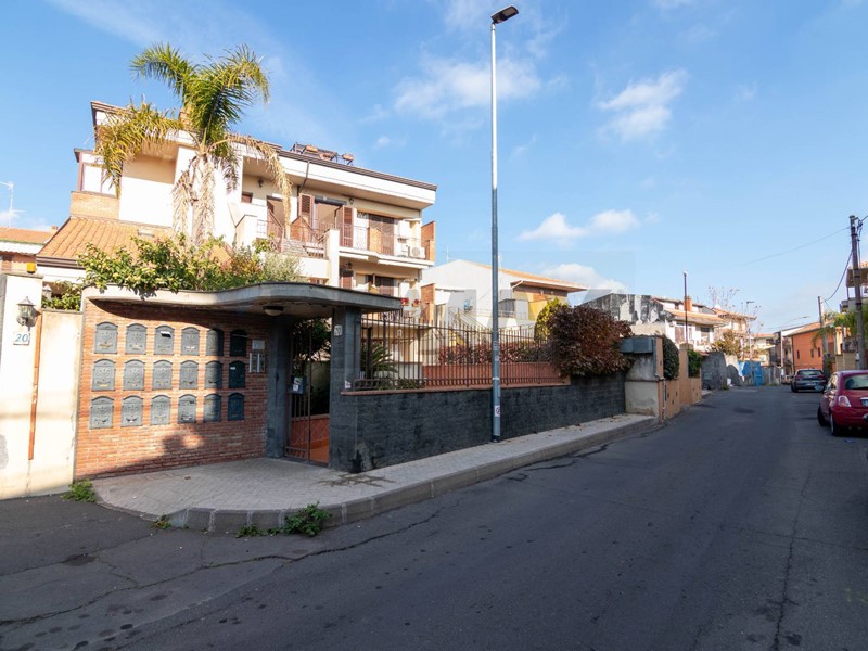 Appartamento in Affitto a Tremestieri Etneo, 700&euro;, 107 m²