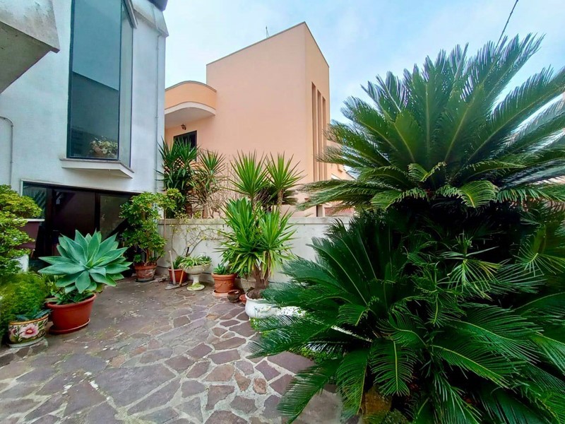 Appartamento in Vendita a Arnesano, 185'000&euro;, 218 m²