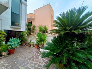 Appartamento in Vendita a Arnesano, 185'000&euro;, 218 m²