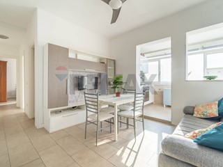 Trilocale in Vendita a Roma, 249'000&euro;, 67 m²