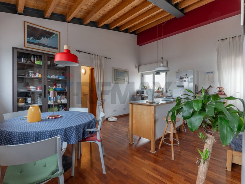 Bilocale in Vendita a San Donato Milanese, 175'000&euro;, 73 m²