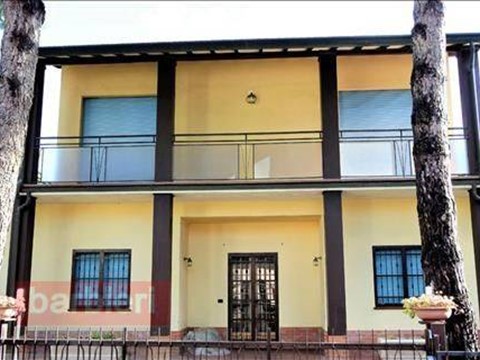 Quadrilocale in Affitto a Cervia, 80 m²