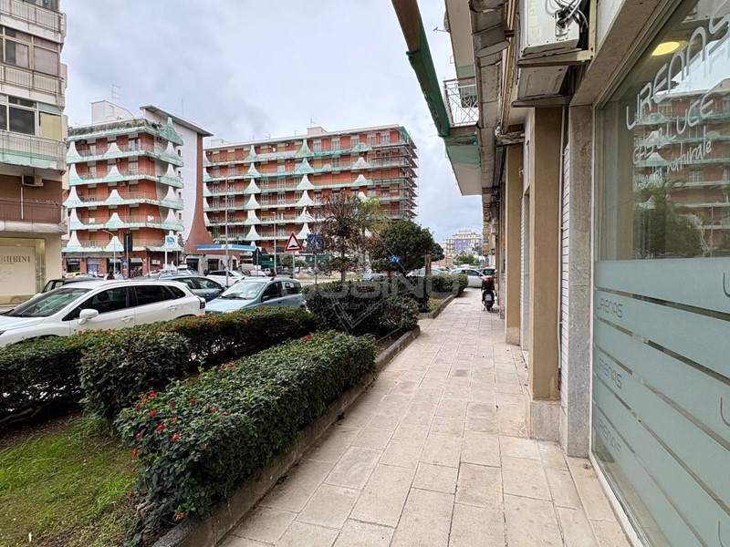 Immobile commerciale in Affitto a Siracusa, 1'000&euro;, 90 m²