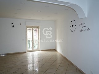 Trilocale in Vendita a Aci Catena, 98'000&euro;, 98 m²