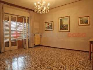 Casa Indipendente in Vendita a Arona, 420'000&euro;, 350 m², con Box