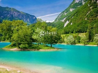 Casale in Vendita a Fiavè, 99'000&euro;, 280 m²