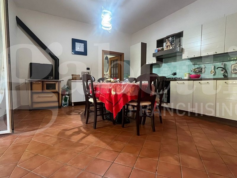 Casa Indipendente in Vendita a Bellona, 263'000&euro;, 200 m², con Box