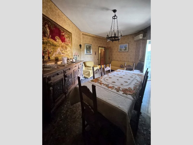 Appartamento in Vendita a Frosinone, 179'000&euro;, 185 m², arredato, con Box