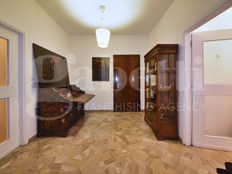 Quadrilocale in Vendita a Monza, 275'000&euro;, 124 m², con Box
