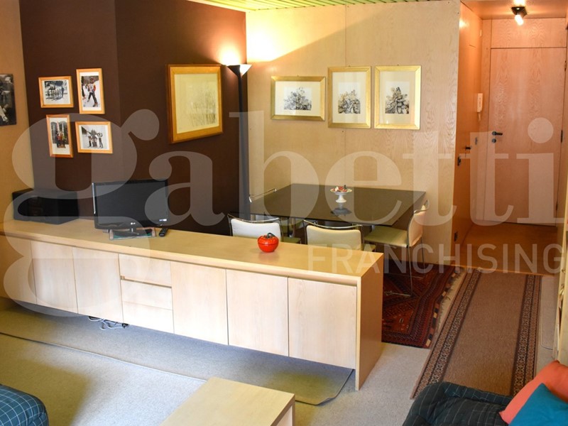 Appartamento in Vendita a Claviere, 300'000&euro;, 55 m², arredato, con Box