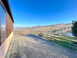 Casa Indipendente in Vendita a Diano d'Alba, 340'000&euro;, 320 m², con Box