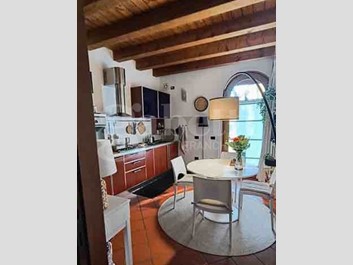 Appartamento in Affitto a Pescantina, 750&euro;, 70 m², arredato