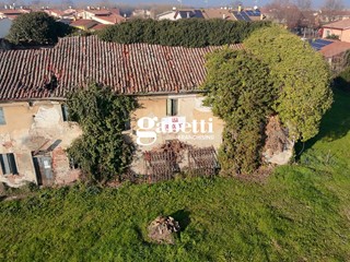 Casale in Vendita a Agna, 180'000&euro;, 685 m²