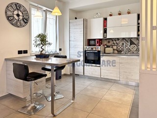 Trilocale in Vendita a Taggia, zona Arma Di Taggia, 257'000&euro;, 80 m², arredato