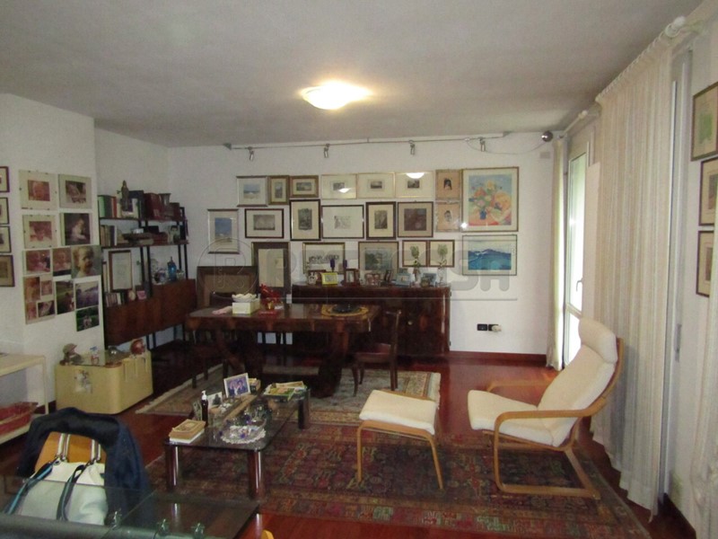 Appartamento in Vendita a Rosà, 170'000&euro;, 108 m², arredato, con Box