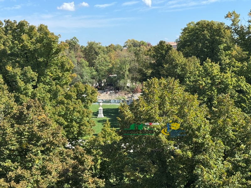 Bilocale in Vendita a Parma, 275'000&euro;, 70 m², con Box