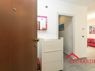 Appartamento in Vendita a Genova, zona Sestri Ponente, 390'000&euro;, 116 m²