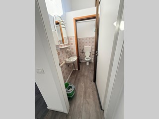 Immobile commerciale in Affitto a Montecchio Maggiore, 550&euro;, 60 m²