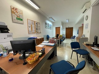 Ufficio in Vendita a Genova, zona Sampierdarena, 60'000&euro;, 54 m²